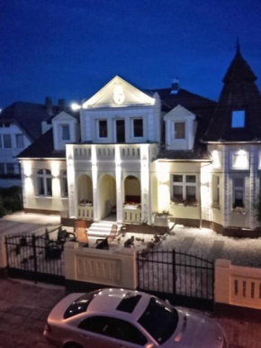 Гостиница Corner Apartman 2  Шиофок
